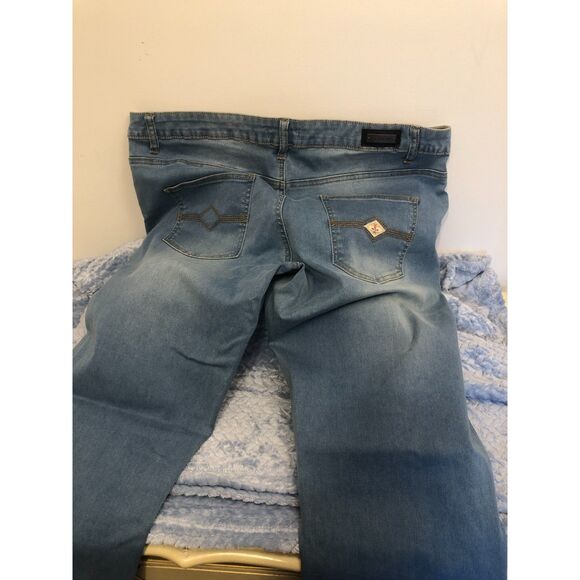 NYC Red MIdRise Stonewashed Womens Jeans - Size 18 - Picture 5 of 14